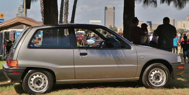 0619-BH2926_Daihatsu-Charade-side-610x309.jpg