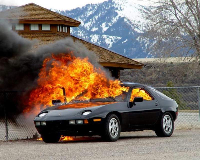 porsche-928-fire.jpg